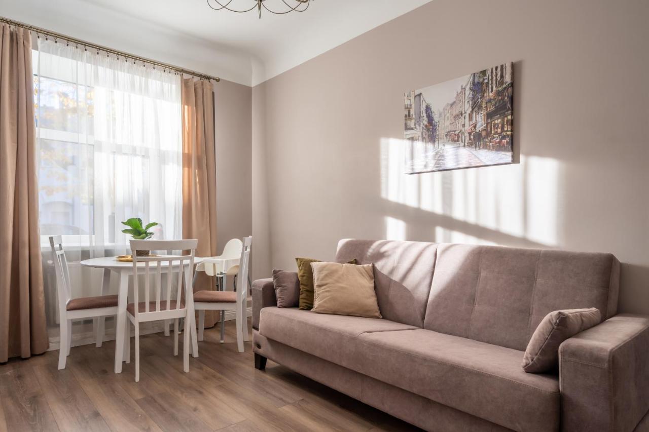 Stylish Latvian Classic 1-Bedroom Apartment Near City Center, Parks & Public Transport Links 리가 외부 사진