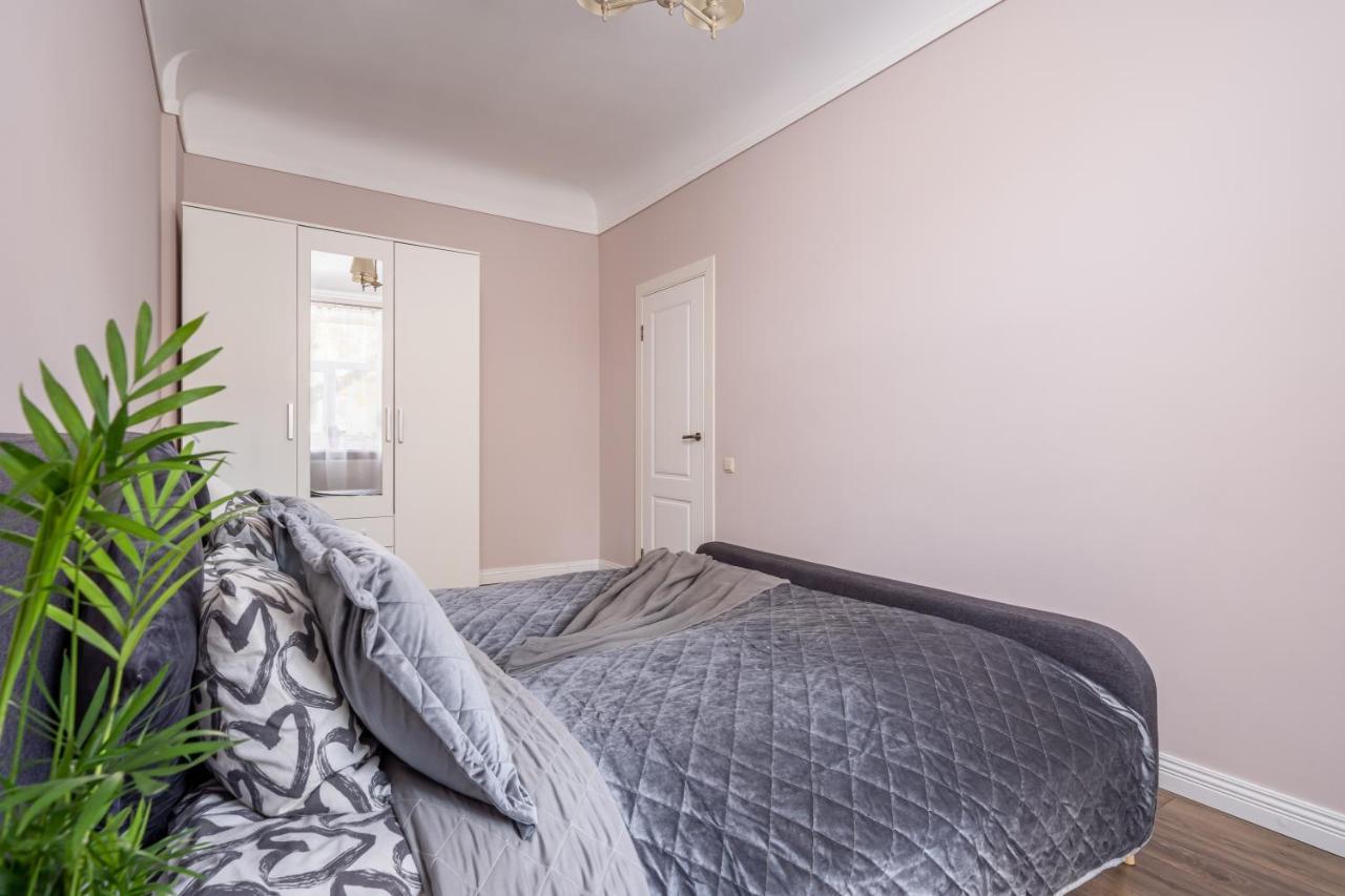 Stylish Latvian Classic 1-Bedroom Apartment Near City Center, Parks & Public Transport Links 리가 외부 사진